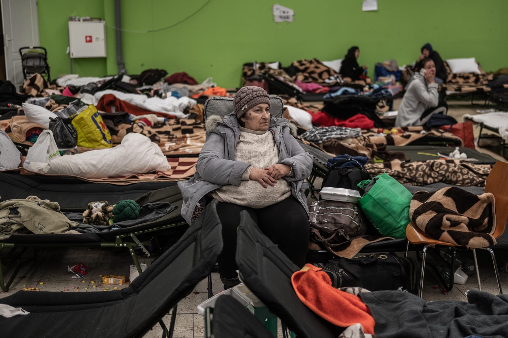 Беженка из Украины в польском лагере помощи беженцам